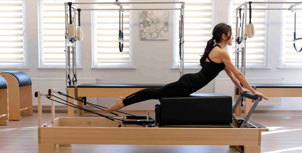 pilates dlya spiny gibkost i sila bez boli